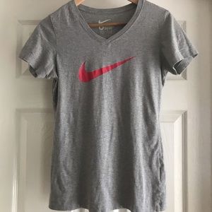 Women’s Vintage Nike T-shirt
